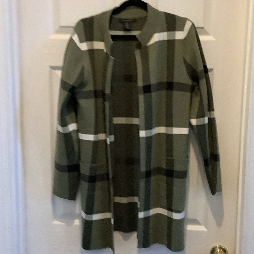 Tahari Olive and‎ Black Knit Sweater